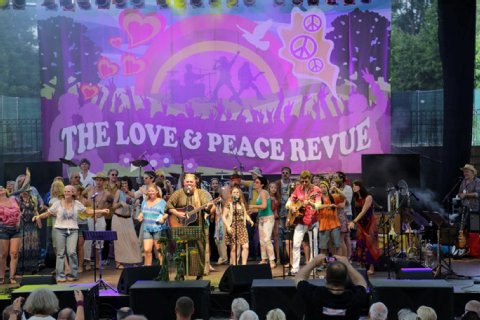 Woodstock-Revue Ensemble